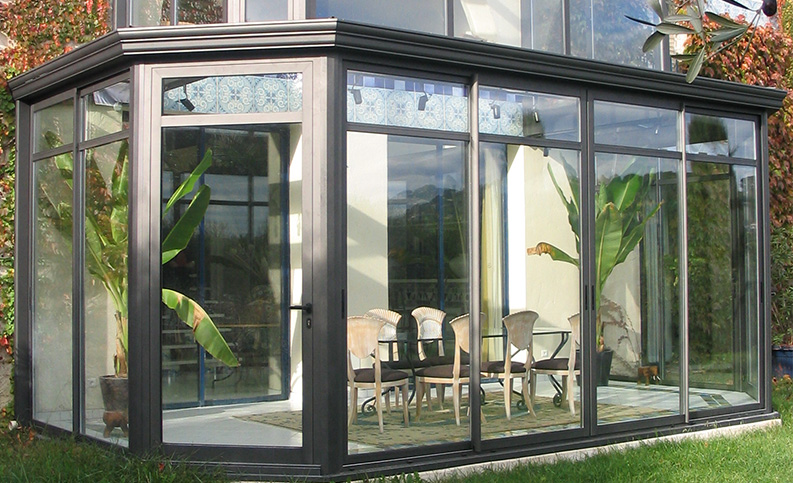 Véranda contemporaine en forme - photo3