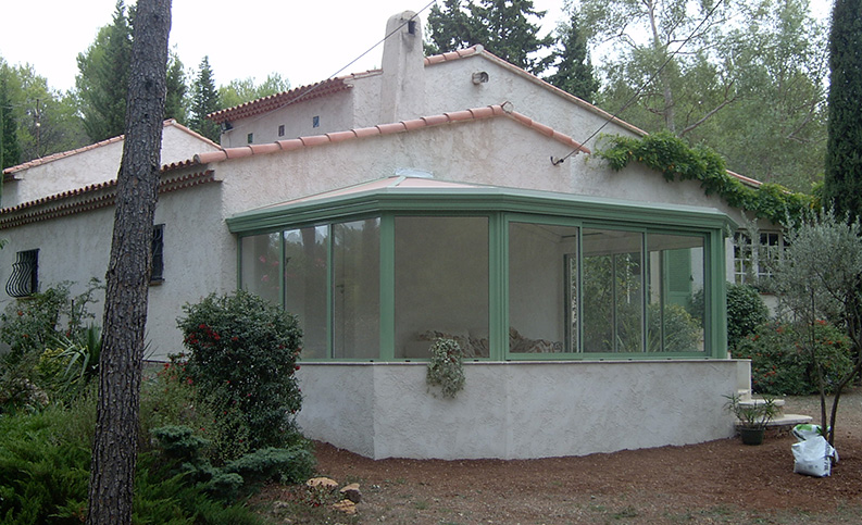 Véranda contemporaine pan cassé - photo24