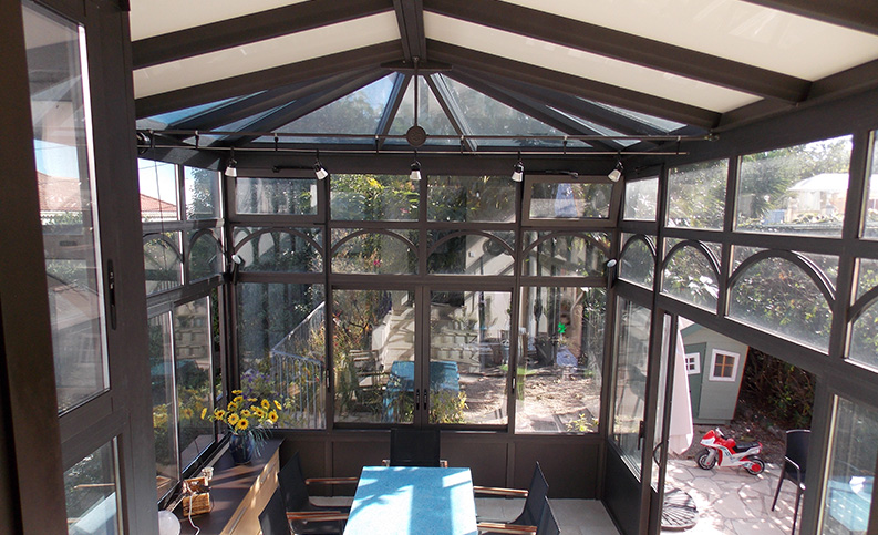 Véranda contemporaine pan coupé - photo32